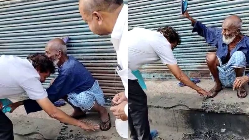 ভোটের জন্য জুতার বাড়ি খেয়ে দোয়া নিলেন প্রার্থী