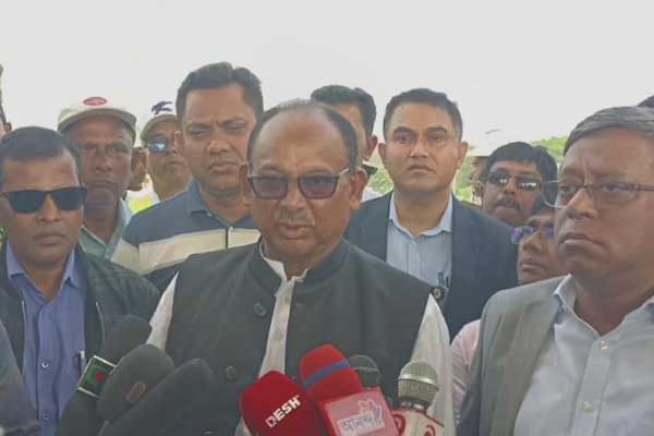 ঢাকা-যশোর রেললাইনের নড়াইল অংশ পরিদর্শন করলেন রেলমন্ত্রী