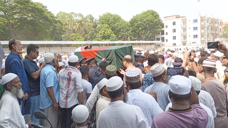 প্রশিক্ষণ যুদ্ধবিমান বিধ্বস্ত:পাইলট আসিম জাওয়াদের দাফন সম্পন্ন