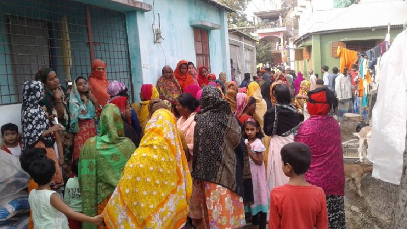 স্বামী বিদেশ,চাচিকে নিয়ে উধাও ভাতিজা!