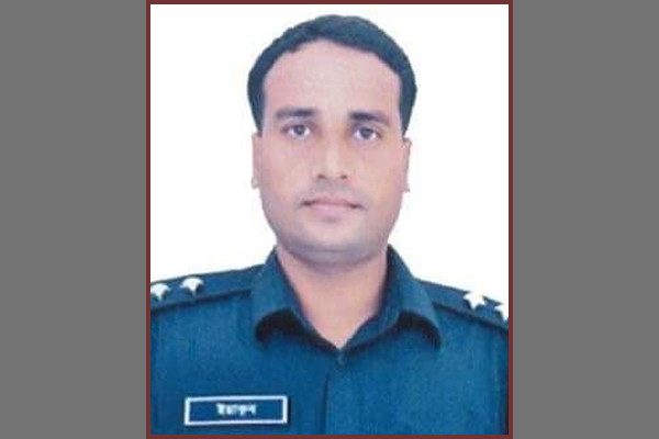 আপত্তিকর ছবি তুলে জিম্মি, চাকরি হারালেন এএসপি