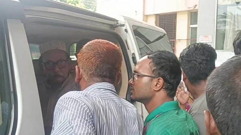 পঞ্চগড়ে শিক্ষার্থীদের তোপের মুখে সাবেক এমপি, ২৪ ঘণ্টা আল্টিমেটাম