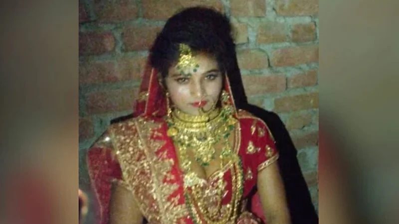শ্বশুরবাড়ি থেকে বাইক না দেয়ায় স্ত্রীকে পিটিয়ে মেরে ফেলল পাষণ্ড স্বামী