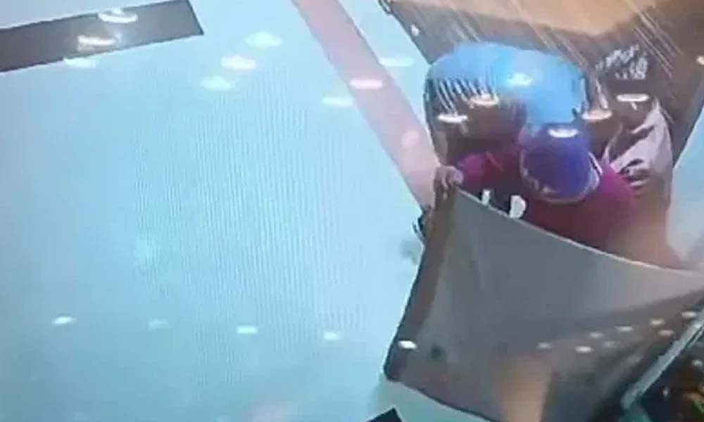 রাজধানীতে সাত মিনিটে ১৫৯ ভরি স্বর্ণ চুরি