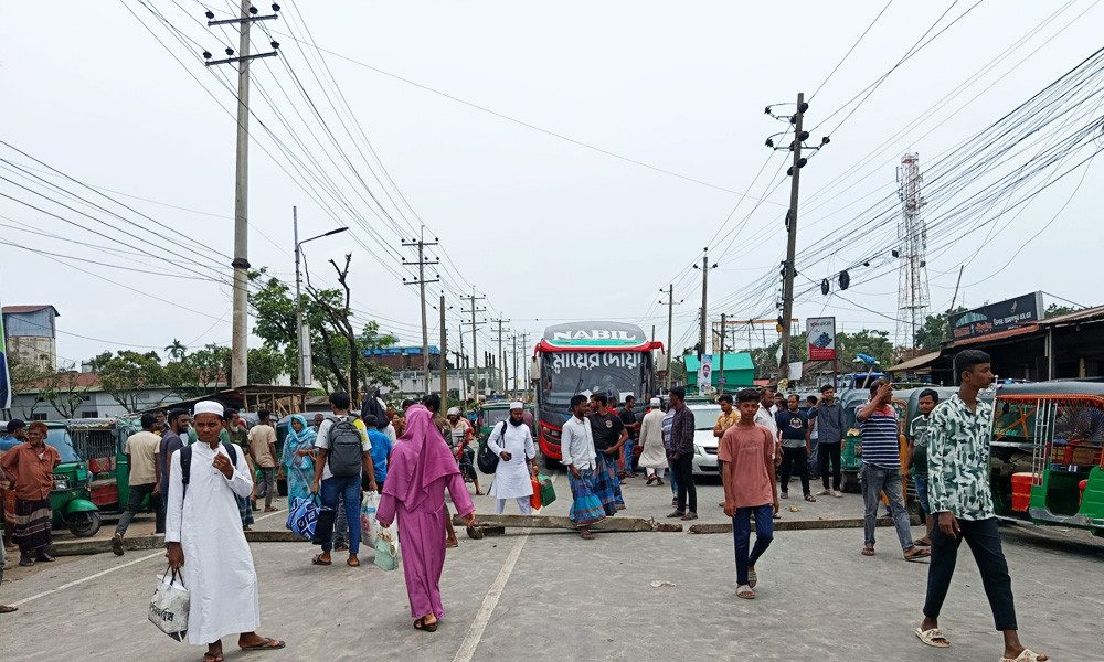 জামালপুর-টাঙ্গাইল মহাসড়ক অবরোধ,যান চলাচল বন্ধ