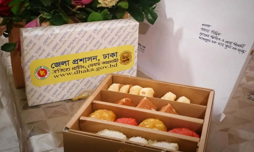 এসএসসির ২৫ কৃতি শিক্ষার্থীকে ডিসি ফরিদার চিঠি ও মিষ্টি উপহার