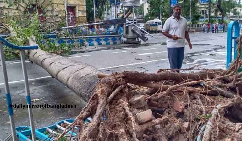 ঘূর্ণিঝড়ের প্রস্তুতি শুরু কলকাতায়