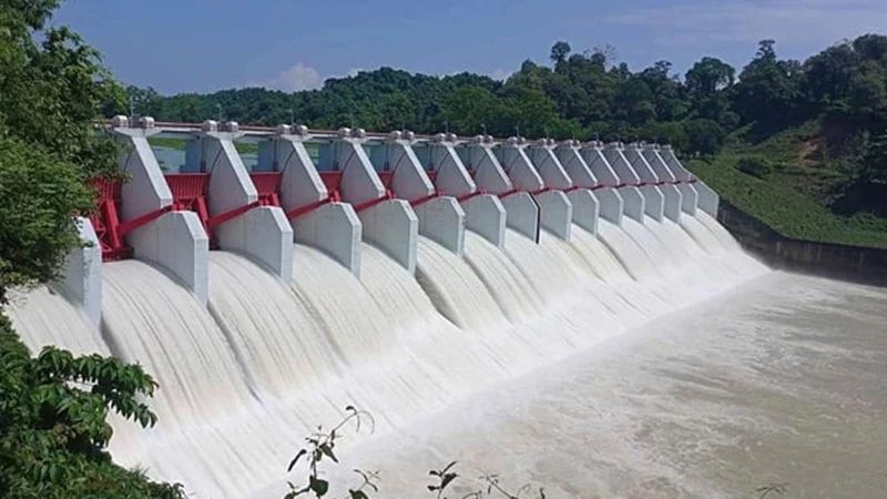 রাতে খুলে দেয়া হবে কাপ্তাই বাঁধের ১৬ টি জল কপাট, সতর্কতা জারি