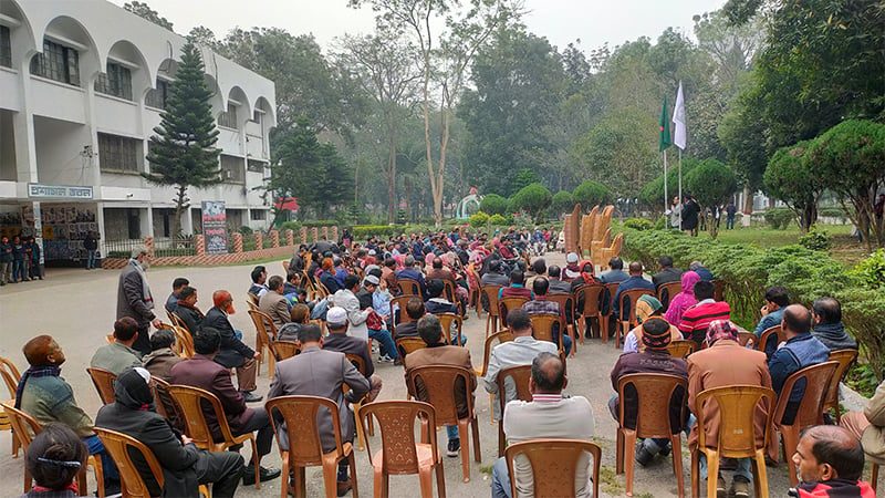 ইমাম নিয়োগ নিয়ে উত্তাল ইবি, দিনভর উত্তেজনা