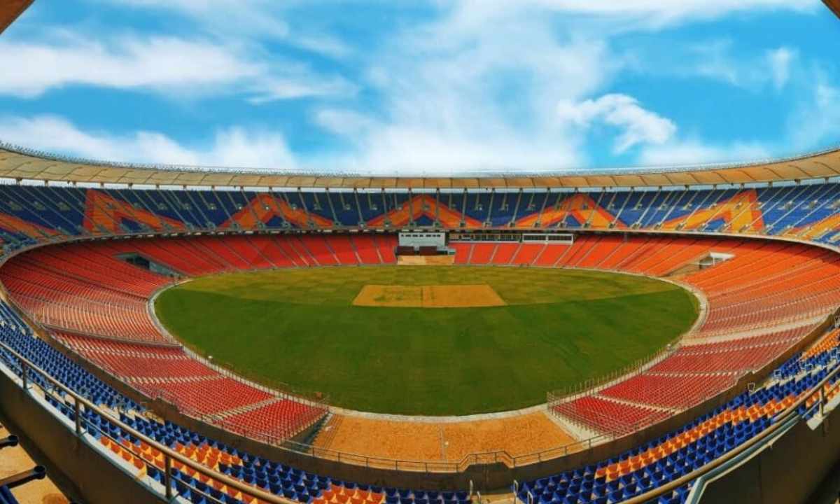 গ্যালারি ভরাতে ফ্রিতে নারী দর্শক আনছে ভারত