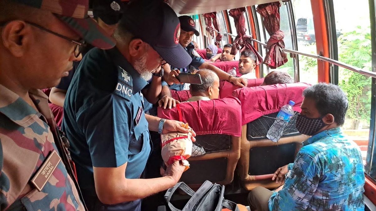 চট্টগ্রামে বিজিবির অভিযানে দুই কেজি হেরোইন উদ্ধার