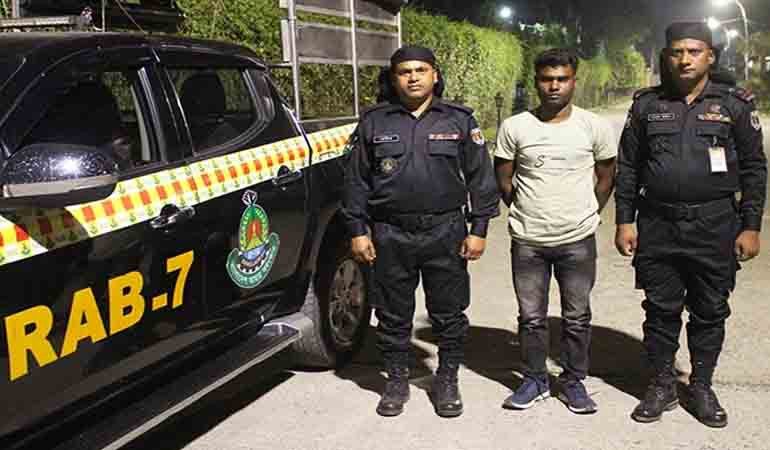 স্বামী কারাগারে, স্ত্রীকে ভয় দেখিয়ে ধর্ষণ