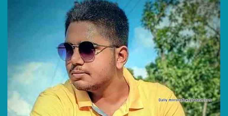 আর্জেন্টিনার পতাকা টানাতে গিয়ে স্কুল ছাত্রের মৃত্যু