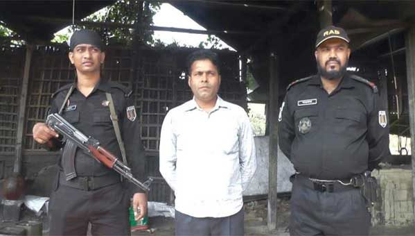 খোকসায় ভেজাল গুড় তৈরির কারখানায় অভিযান, আটক ১