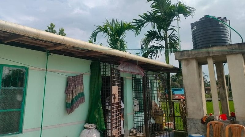 বাসর রাতে নববিবাহিত দম্পতির ঘরে ডাকাতের হানা, অতঃপর...
