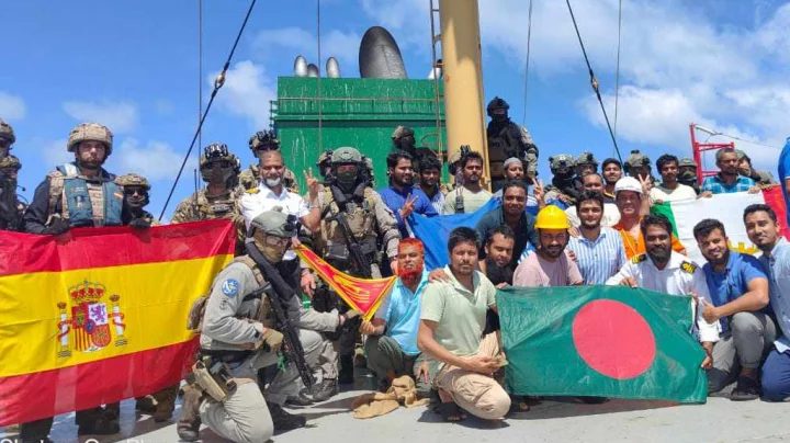 ৫০ লাখ ডলারে মুক্ত এমভি আব্দুল্লাহর ২৩ নাবিক: রয়টার্স