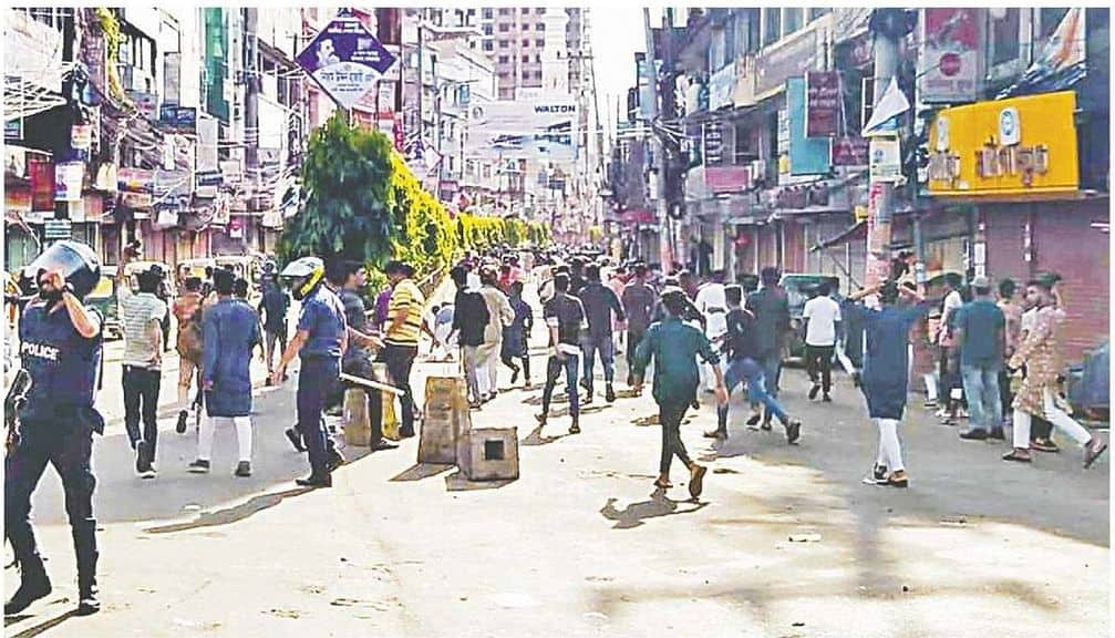 ফেনীতে আ'লীগ-বিএনপি সংঘর্ষ, আহত ৩০