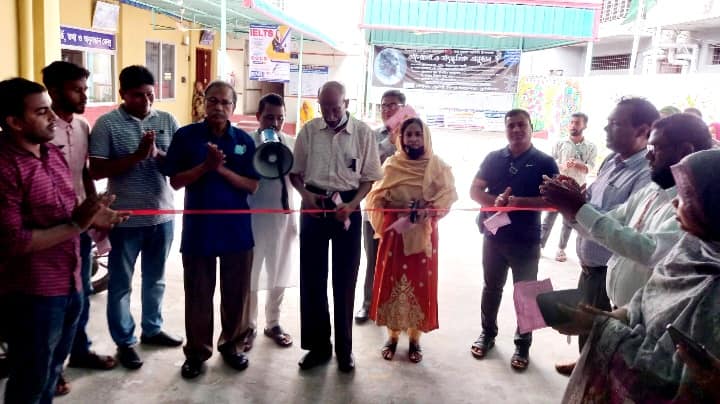 রবীন্দ্র মৈত্রী বিশ্ববিদ্যালয়ে বিশ্বসাহিত্য কেন্দ্রের ভ্রাম্যমান লাইব্রেরির কার্যক্রমের উদ্বোধন