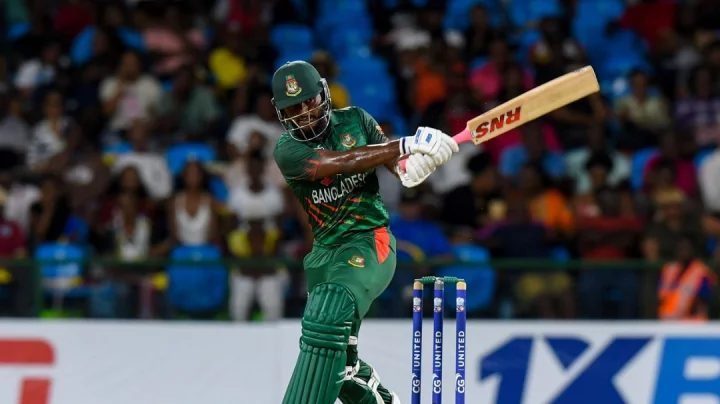 জাকেরের ব্যাটিং তাণ্ডবে বড় সংগ্রহ বাংলাদেশের