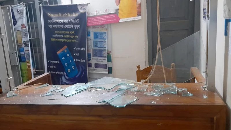 যেভাবে সোনালী ব্যাংকের ভল্ট ভেঙ্গে লুট হয় ২ কোটি টাকা