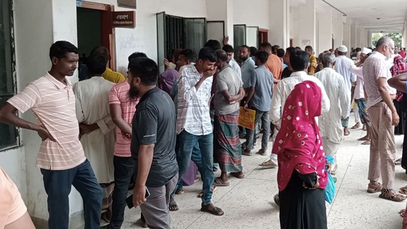 প্রতিপক্ষকে ফাঁসাতে ৬ বছরের সন্তানকে হত্যা করেন মা