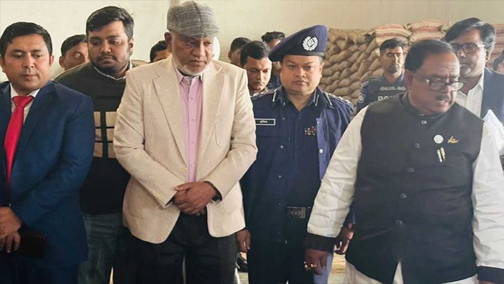 কুষ্টিয়ায় চালের মোকামে খাদ্যমন্ত্রীর আকস্মিক পরিদর্শন,দুই গুদাম সিলগালা