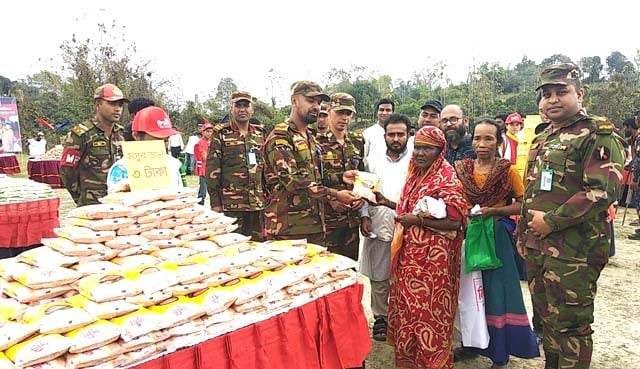 গুইমারায় ১০ টাকায় ব্যাগভর্তি বাজার পেল ৫শ'পরিবার