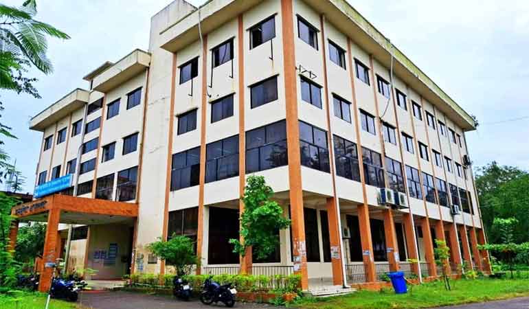 নোবিপ্রবির শিক্ষা ও গবেষণায় এগিয়ে কেন্দ্রীয় গ্রন্থাগার