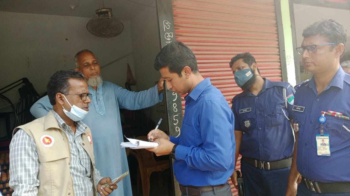 বেশি দামে ডিম ও মুরগী বিক্রির অপরাধে জরিমানা