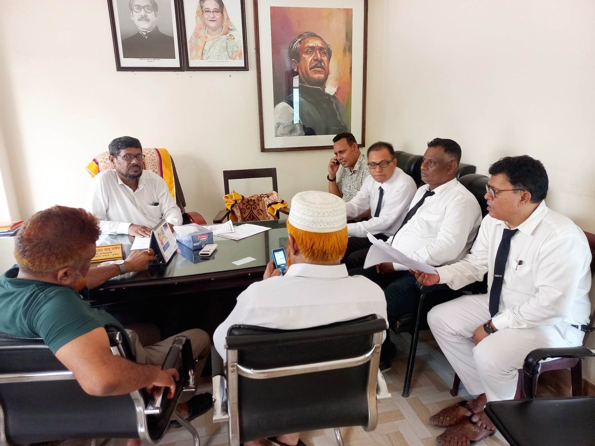 কুষ্টিয়ায় জেলা আইনজীবী সমিতি'র দালাল নির্মূল সাব-কমিটির সভা অনুষ্ঠিত