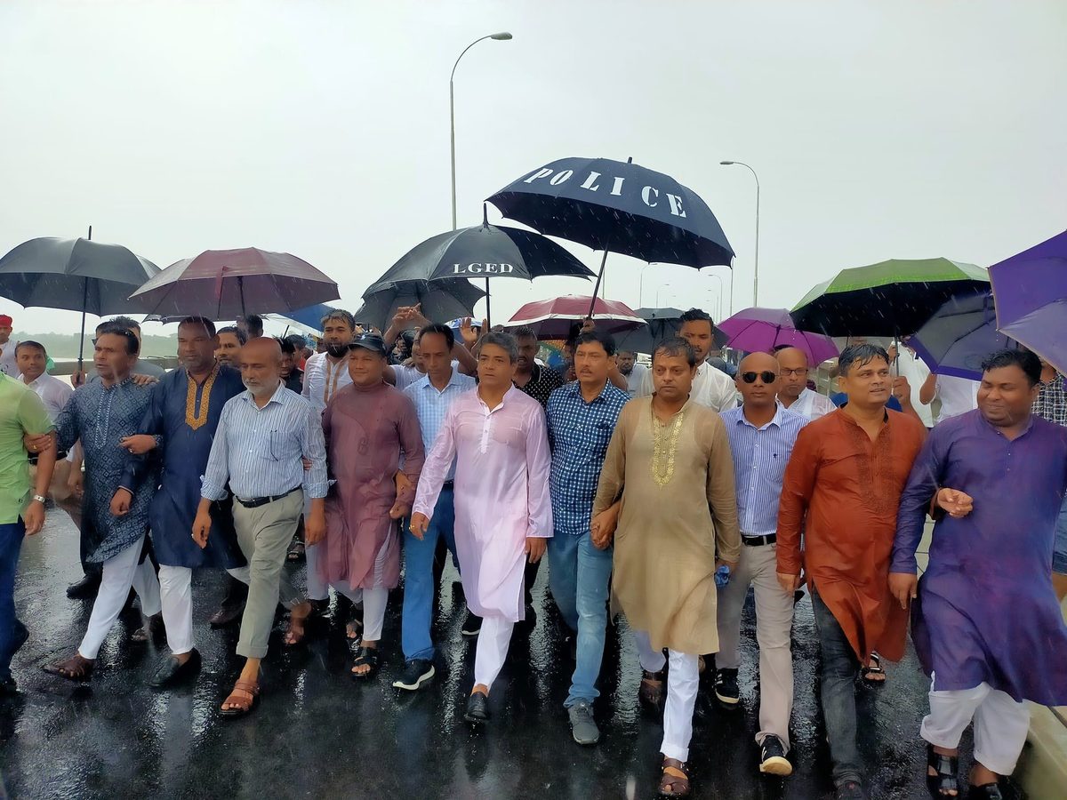 বৃষ্টিতে ভিজে হেটে ১০ ইউনিয়নবাসীর স্বপ্নের দ্বার খুললেন সাংসদ জর্জ