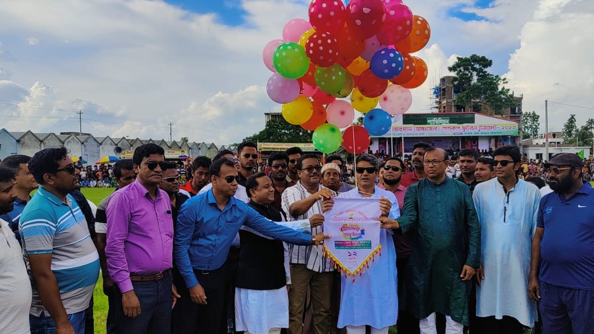 খোকসায় আন্তঃজেলা ফুটবল টুর্নামেন্টের উদ্বোধন