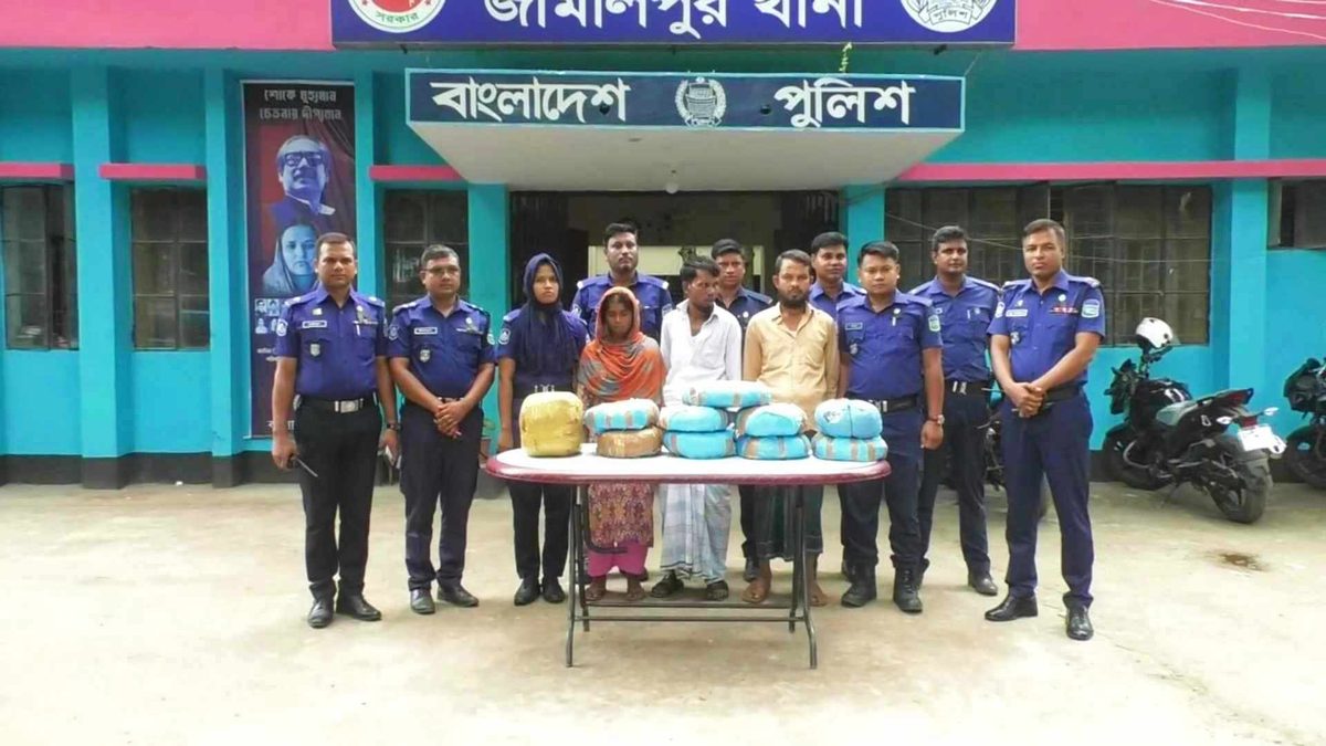 জামালপুরে গাঁজাসহ একই পরিবারের ৩ কারবারি আটক
