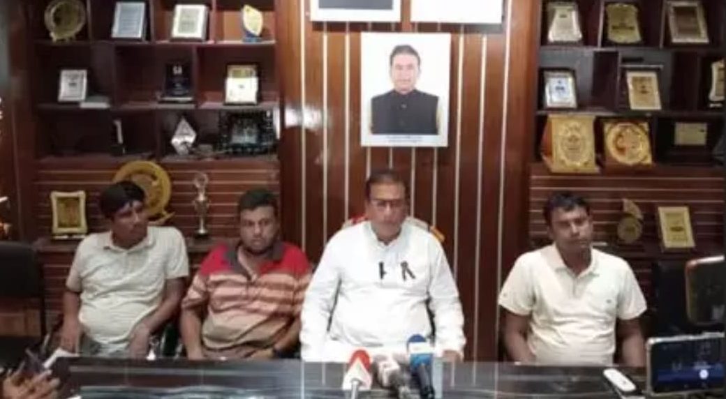 প্রকাশিত সংবাদের প্রতিবাদে ঝিনাইদহ-৪ আসনের এমপি'র সংবাদ সম্মেলন