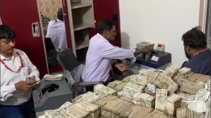 ইডির অভিযানে এক বাড়িতেই মিলল নগদ ২০ কোটি রূপি!