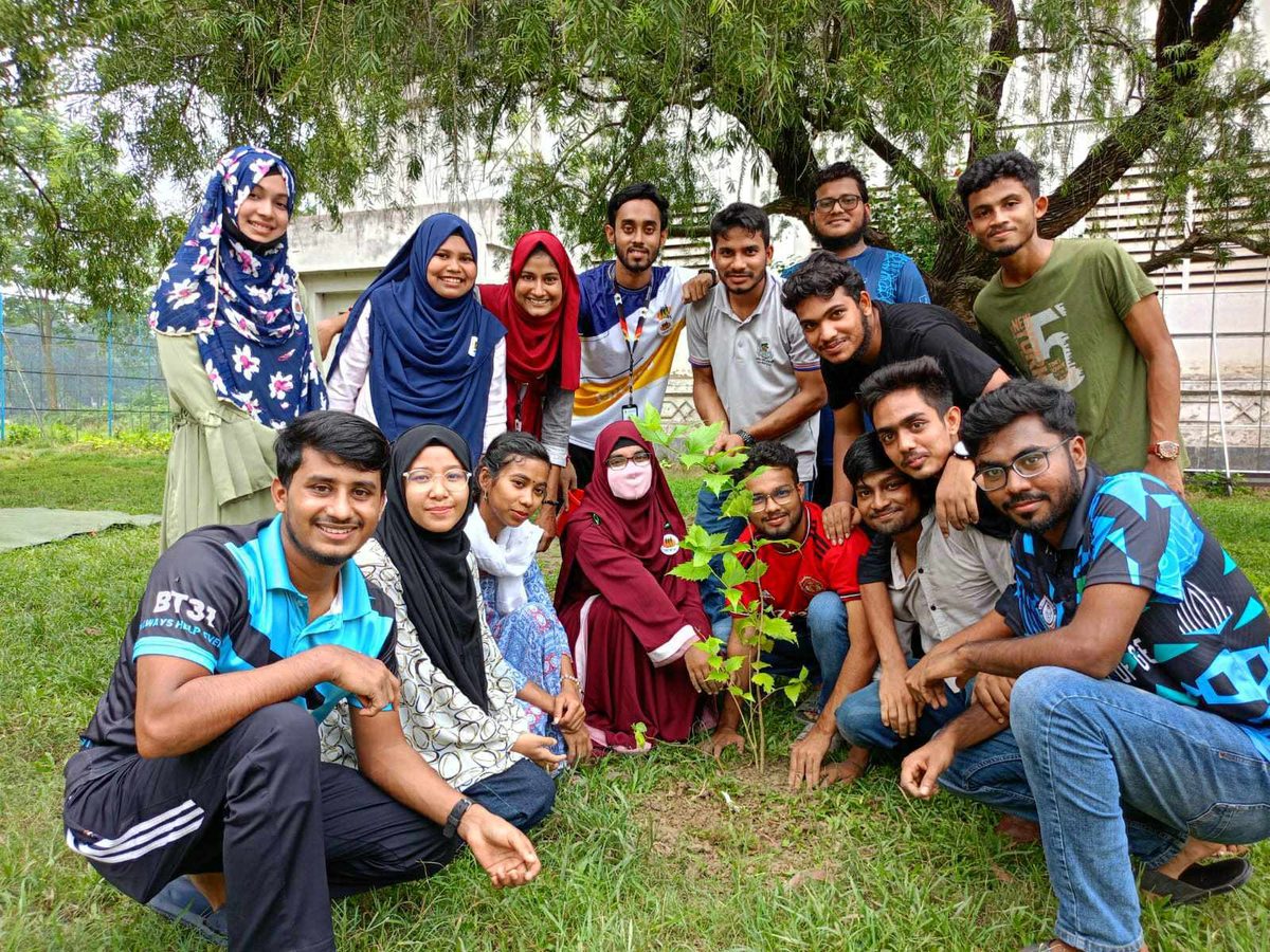 ইবি'র ক্যাম্পাসে স্বেচ্ছাসেবী সংগঠন তারুণ্য'র উদ্যোগে বৃক্ষরোপণ
