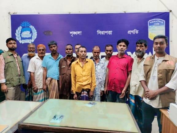 জামালপুরে জুয়ার আসর থেকে পনেরো জুয়াড়ি গ্রেপ্তার