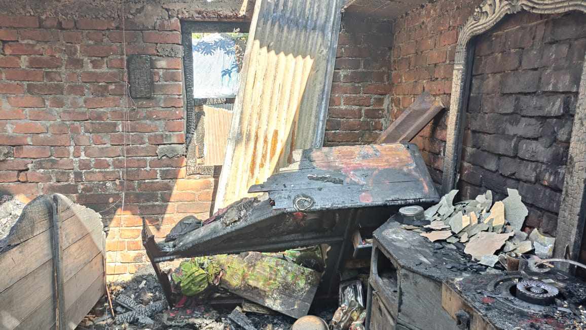 দেবীগঞ্জে দীপাবলির রাতে আগুনে পুড়লো ৩ ঘর