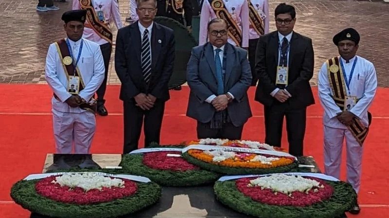 জাতির শ্রেষ্ঠ সন্তানদের প্রধান বিচারপতির শ্রদ্ধা