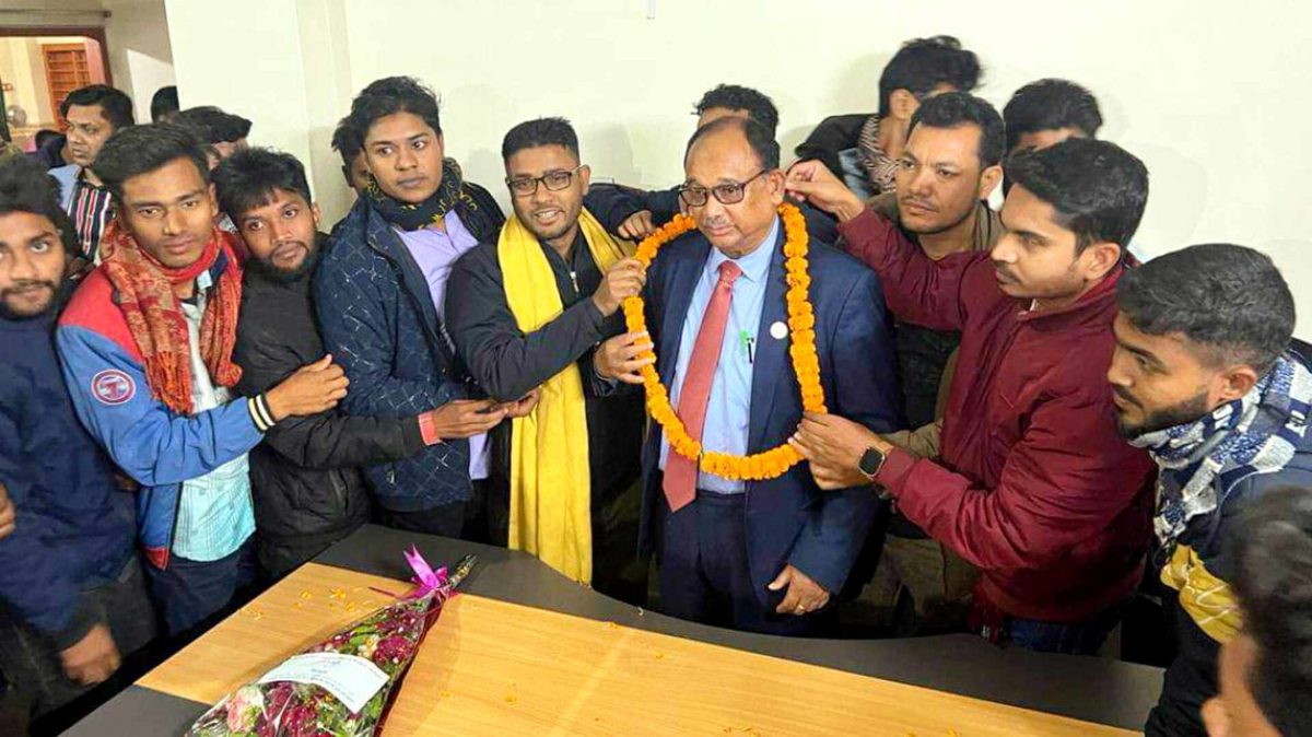 পঞ্চগড়-২ আসনের নেতাকর্মীদের ভালোবাসায় সিক্ত রেলপথ মন্ত্রী সুজন