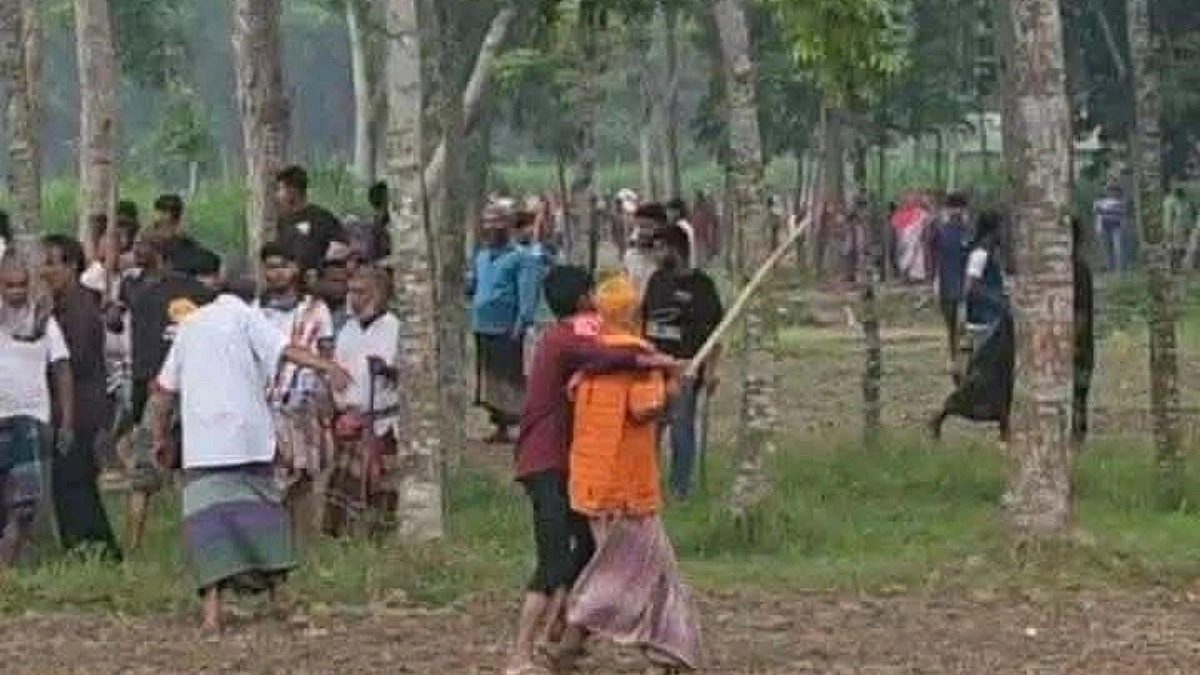 নীরবতার কবরস্থানে দুই গ্রামবাসীর রক্তাক্ত সংঘর্ষ