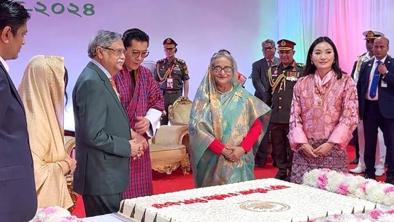 বঙ্গভবনে রাষ্ট্রপতির সংবর্ধনা অনুষ্ঠানে প্রধানমন্ত্রী ও ভুটানের রাজা