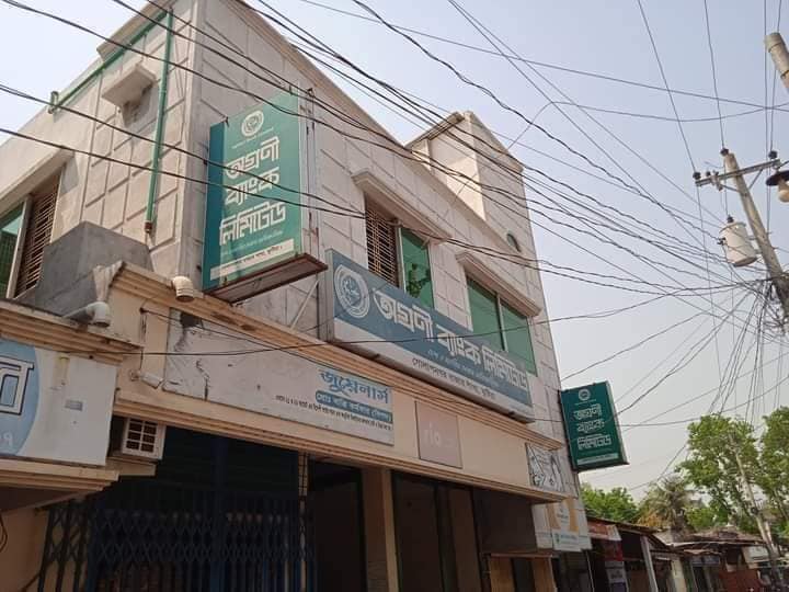 অগ্রণী ব্যাংক থেকে ২ লাখ টাকা হাতিয়ে নিল প্রতারক চক্র, আটক ৩
