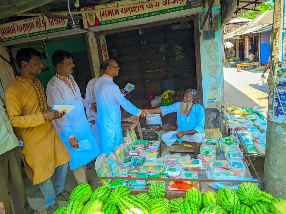 খোকসায় নির্বাচনী গণসংযোগে ব্যস্ত সময় পার করছেন প্রার্থীরা