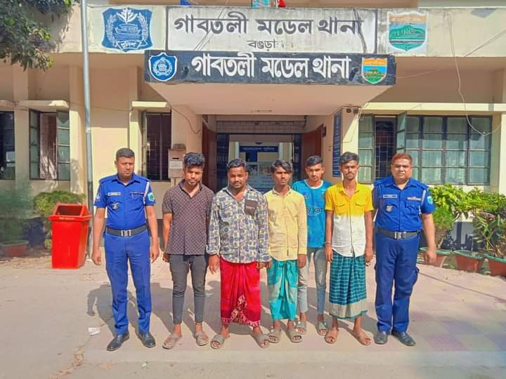 স্বামীকে ভয় দেখিয়ে গৃহবধূকে সংঘবদ্ধ ধর্ষণ,গ্রেপ্তার ৫