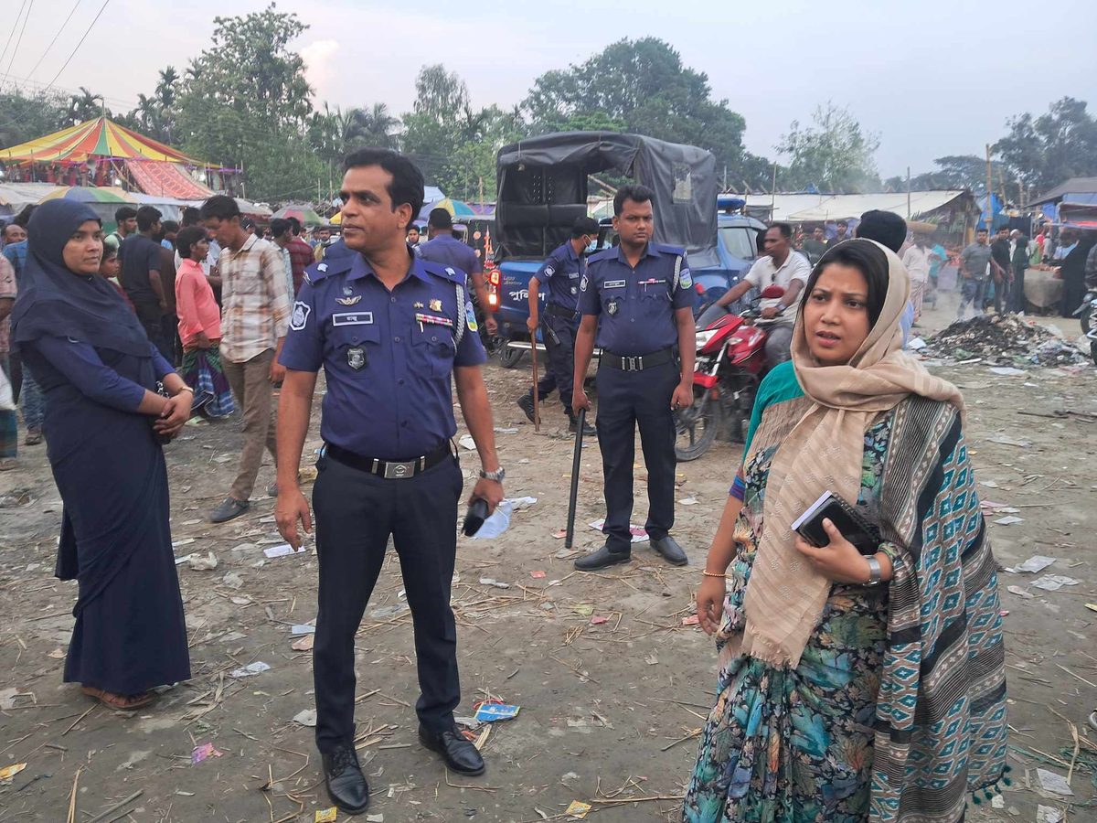 ওরশ মেলায় চলে জুয়া ও অশ্লীল নৃত্য, প্রশাসনের অভিযান