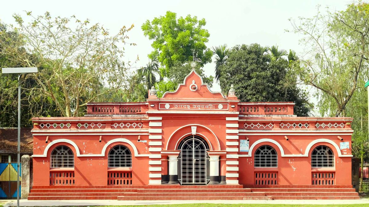 দেবীগঞ্জের শতবর্ষী 'জগবন্ধু ঠাকুরবাড়ি'