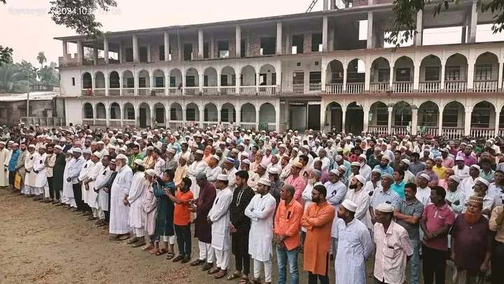 জামালপুরে সাংবাদিক কোরবানের জানাজায় শোকার্ত মানুষের ঢল