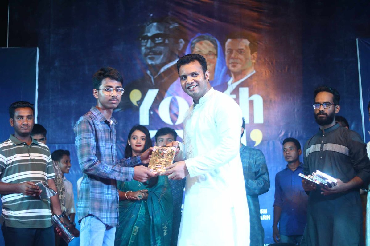 দেবীগঞ্জে শিক্ষার্থীদের সাথে কেন্দ্রীয় ছাত্রলীগ সভাপতির মতবিনিময়