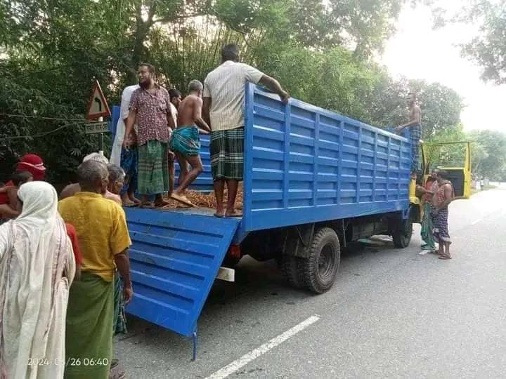 মেলান্দহে ধাওয়া খেয়ে গরুসহ ট্রাক রেখে পালাল চোরের দল